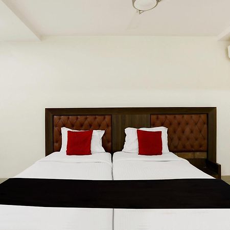 Townhouse Halcyon Deccan Inn Near Shilparamam Kondapur  Exterior photo